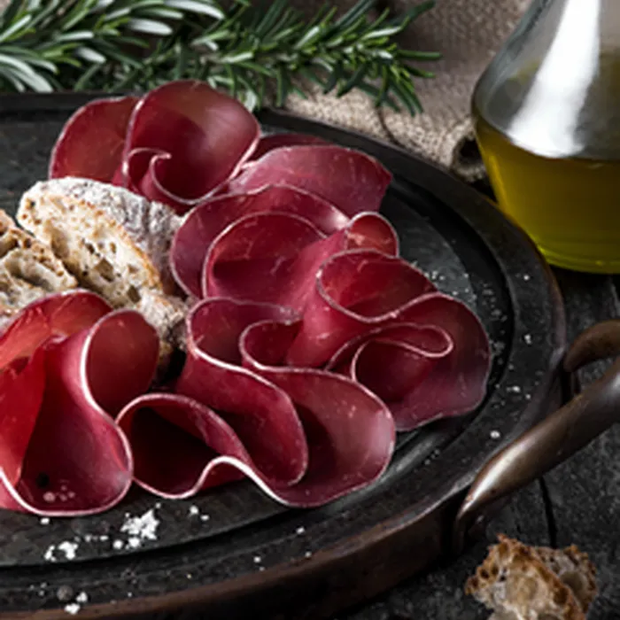 La Bresaola della Valtellina IGP tra i salumi preferiti dai Millennials