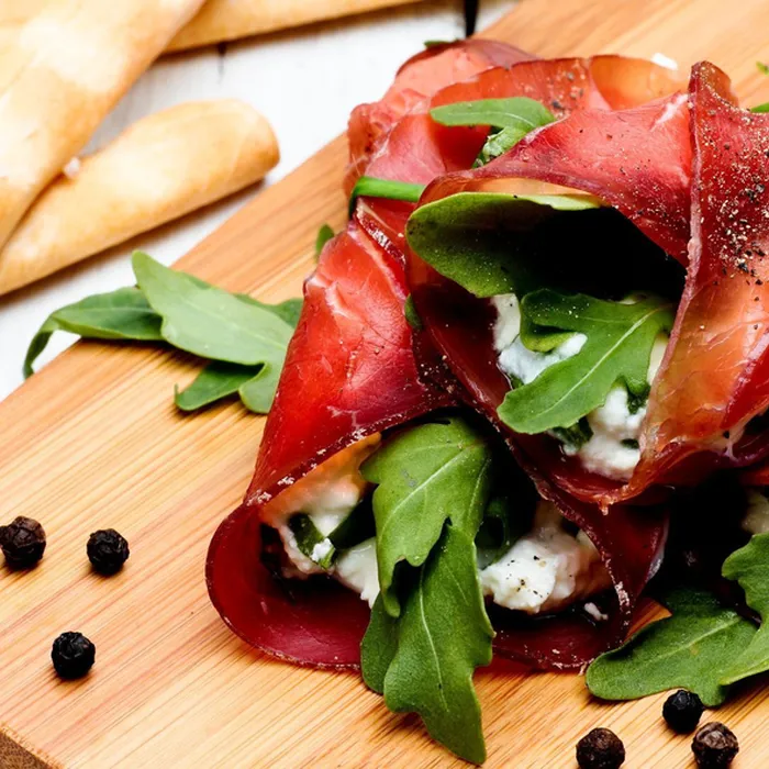 Bresaola della Valtellina IGP: the perfect combinations to enhance its taste